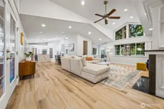 Entertain or lounge