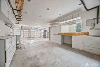 3 car garage, tandem area can also be a shop space