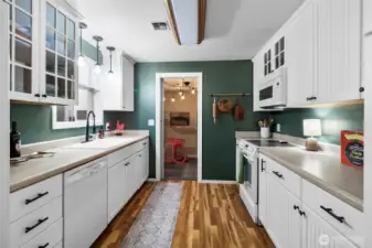 Updated kitchen with newer cabs & counters