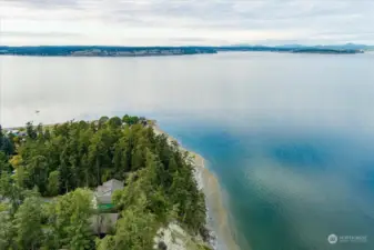 Snakelum Point is one of the most beautiful points of land on all of Whidbey Island and as you can see, once you're on the beach its easy to go for quite a ways in either direction.