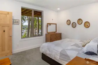 Additional guest bedroom with ensuite bathroom.