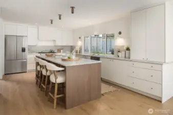 Stunning kitchen.
