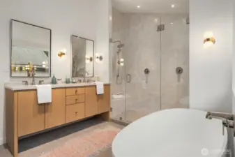 Spa like 5 piece ensuite.