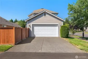 2 car garage in alley way