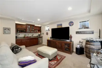 Upstairs bonus/family room with wet bar