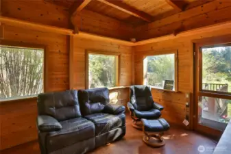 Den/living room