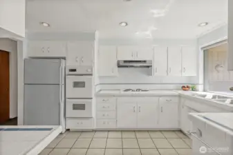 Light and bright and cheery as can be!