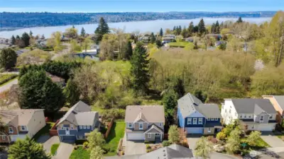 Close to Lake Washington