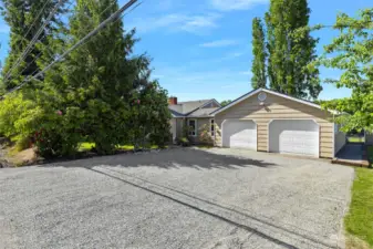 ~Freshly Graveled Driveway with Ample Parking~