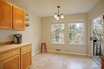 Breakfast Nook Overlooking Green Space~