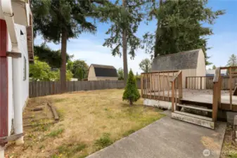 Backyard w/Shed