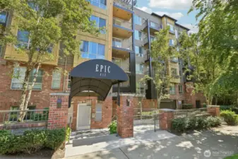 Set on a quiet tree-lined street in First Hill, you get to savor peace and quiet while being incredibly close to everything!