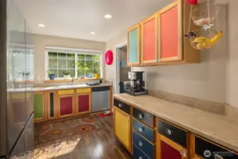 Pantry & Coffee/Toaster Bar
