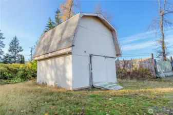 2-story outbuilding