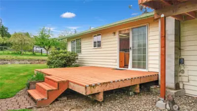Rear lower deck off kitchen