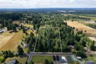 This rectangle property is facing almost directly west