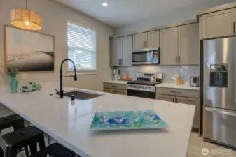 Fully furnished and decorated!