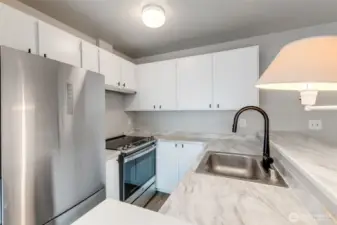 Beautifully updated kitchen!