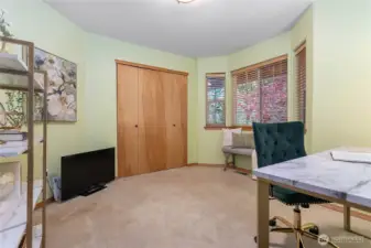 Office/bedroom near entry