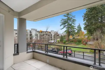 Covered patio: enjoy not being overlooked!