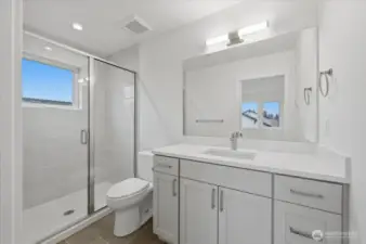 Primary En-Suite Bath