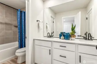 Disclaimer Secondary photos of same floor plan on different lot in different community: Photos are from another Luna, finishes, upgrades, and features may vary.