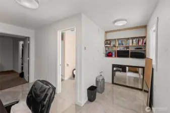 Wet bar / open office area - door to back yard to the right