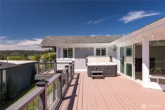 Almost 800 sqft of upper deck space (approx. 793 sqft).