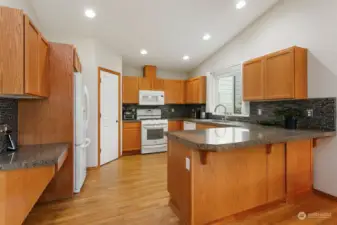 Large kitchen with breakfast bar