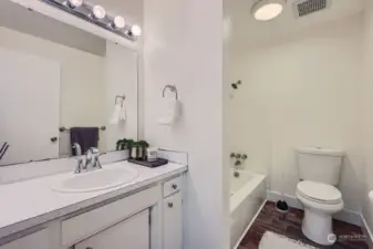 Many updates in the main, full bath