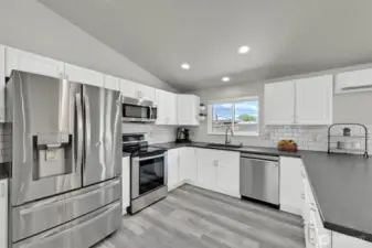 All stainless appliances stay with the home