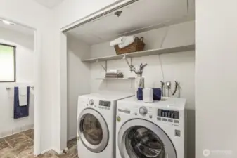 Full laundry, W/D included