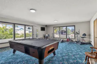 Clubhouse offers pool and exercise equipment