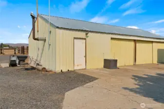 large 44x24 heated shop