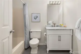 Lower-level full hall bathroom
