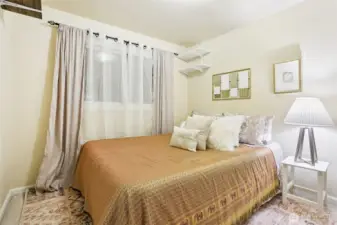 Main house bedroom 2