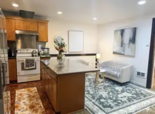 Cottage living room/kitchen island