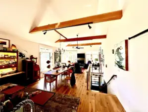 Dinningroom and Livingroom Level 2