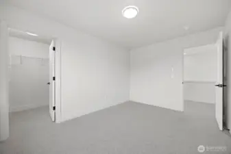2nd large upstairs bedroom with walk in closet