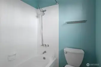 Full Guest Bathroom.