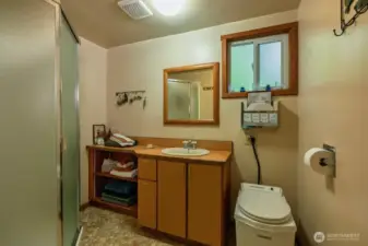 3/4 bath has a NEW incinerator toilet.