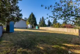 large lot, lots of space
