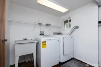 sink in utility room