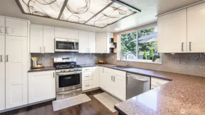 from quick bites to gourmet meals, this kitchen is ready for it all.