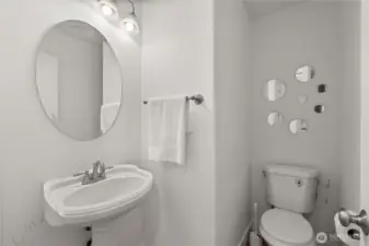 Guest bath on main