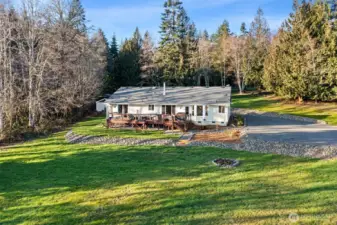 5 beautiful private acres