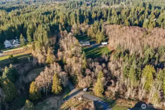 Plenty of room for your toys or room to buld your dream shop!