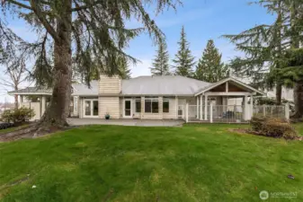 Patio & Entertainment Area & Landscaped Space behind Clubhouse
