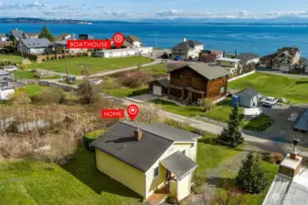 Welcome to 6886 Saska Place...this super cute cabin exudes charm and enjoys views of Puget Sound and Cascade View community features that include access to beautiful beach, boathouse & boat launch all about 400 feet from your front door.