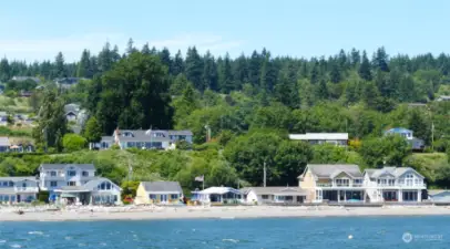 On ferry trips, enjoy views of Clinton's waterfront homes.